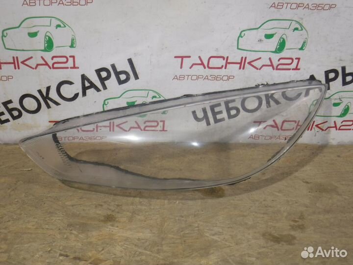 Стекло левой фары Ford Focus 3 (2015-2019)