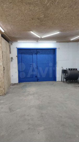 Гараж, > 30 м²