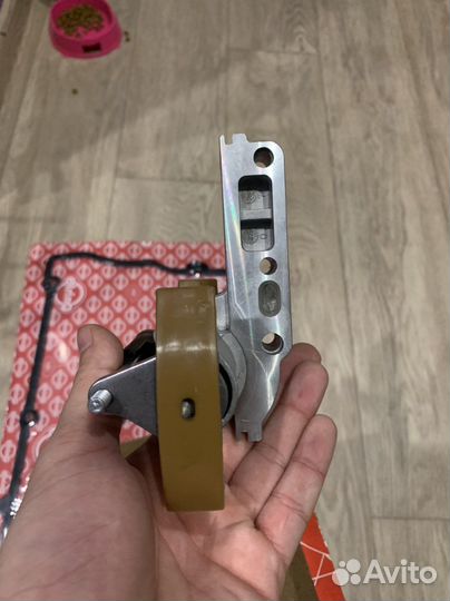 Гидронятяжитель (фазорегулятор) цепи