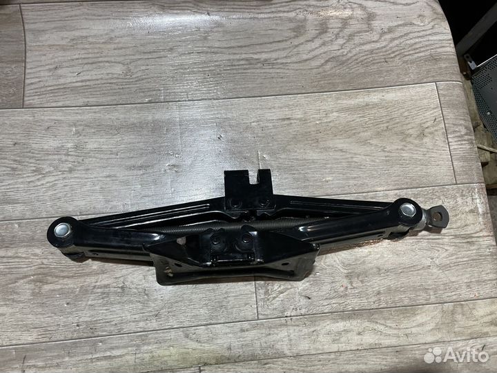 Домкрат Kia Sportage 3 SL