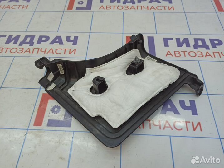 Обшивка стойки передней правой нижняя Kia Soul 2