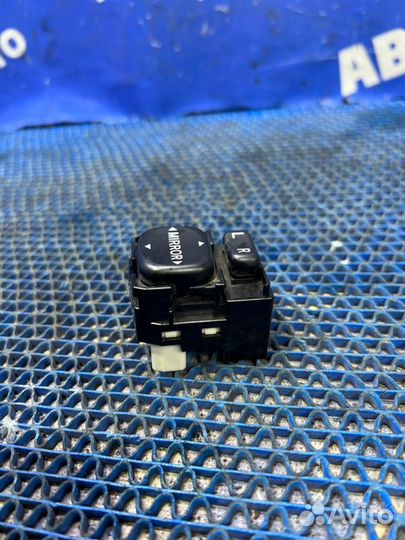 Блок управления зеркалами Toyota Camry 40 седан