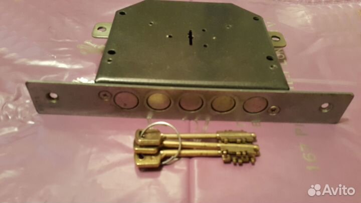 Замок врезной