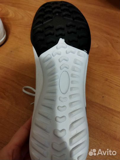 Футбольные бутсы новые 44 размер