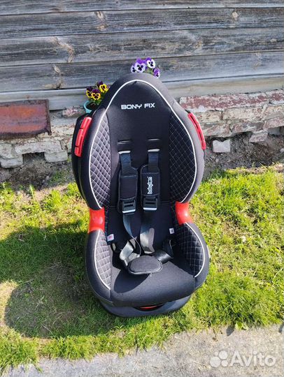 Детское кресло в машину