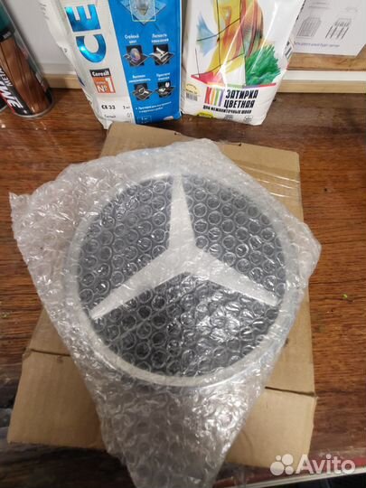 Звезда стеклянный на решетку mercedes