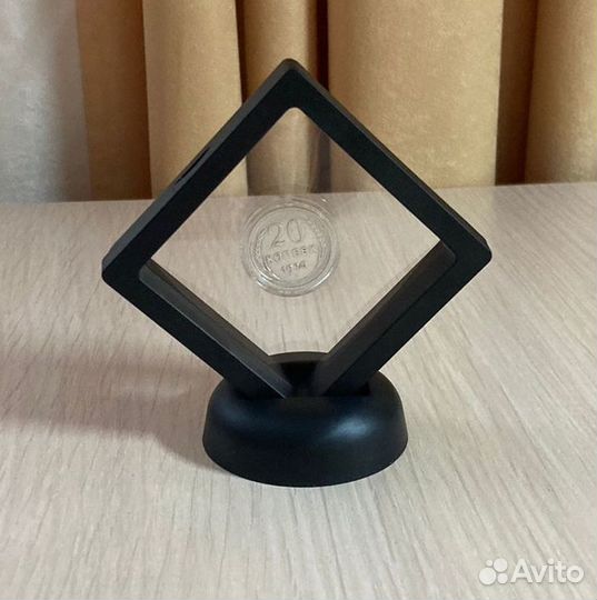 Рамка со столетней серебряной монетой 1925 г