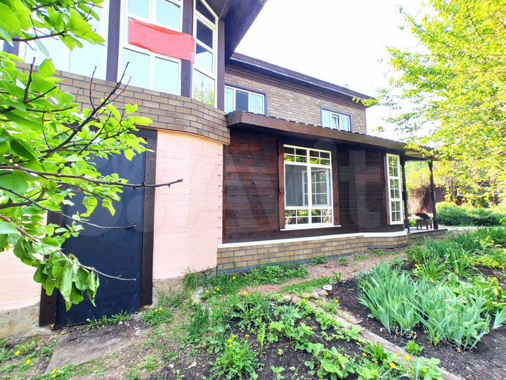 Дом 228 м² на участке 6,1 сот.