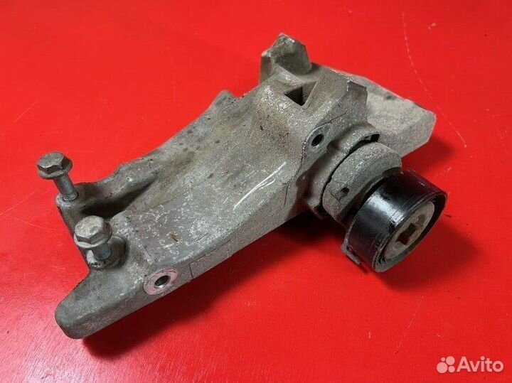 Кронштейн генератора Skoda Fabia 2 1.4 CGG 2012