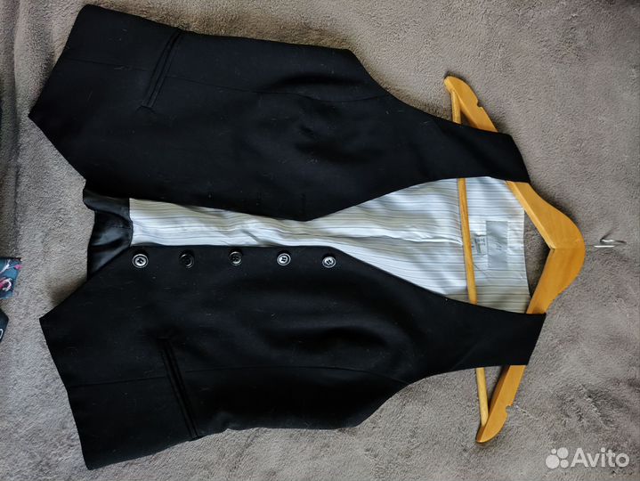 Жилеты женские