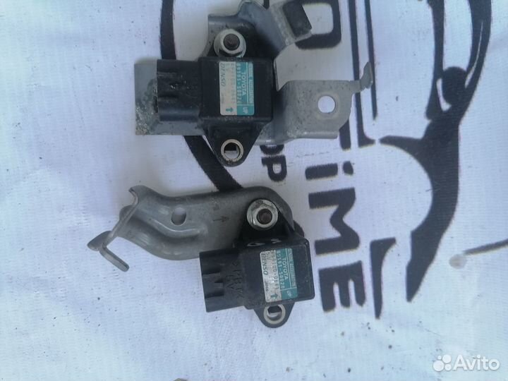 Датчик ускорения lexus