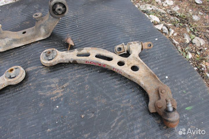 Lexus RX 300 Рычаг передний