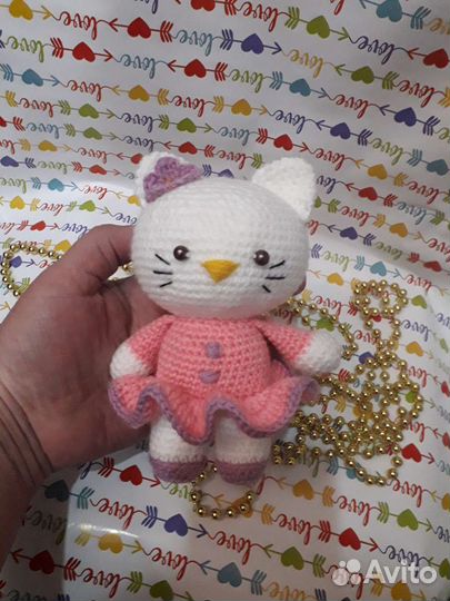Hello kitty вязаная