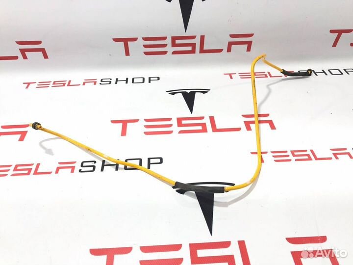 Пневмопровод Tesla Model S 2015 1005904-00-B