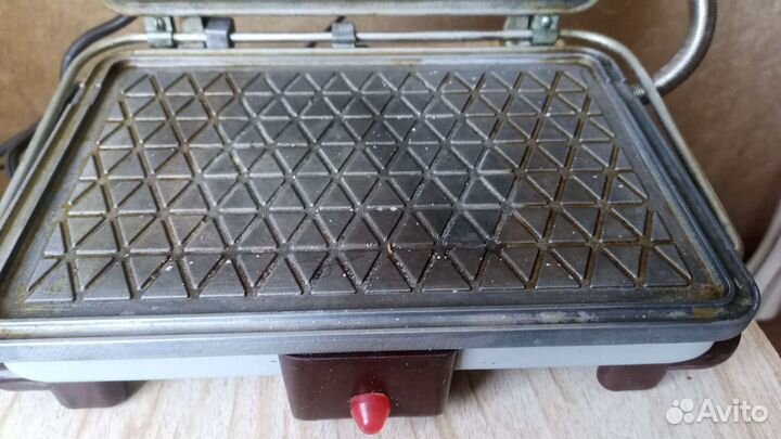 Электровафельница и электро орешница