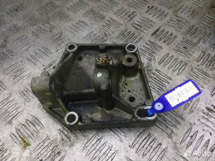 Кронштейн Peugeot 307 Kfu (ET3J4)