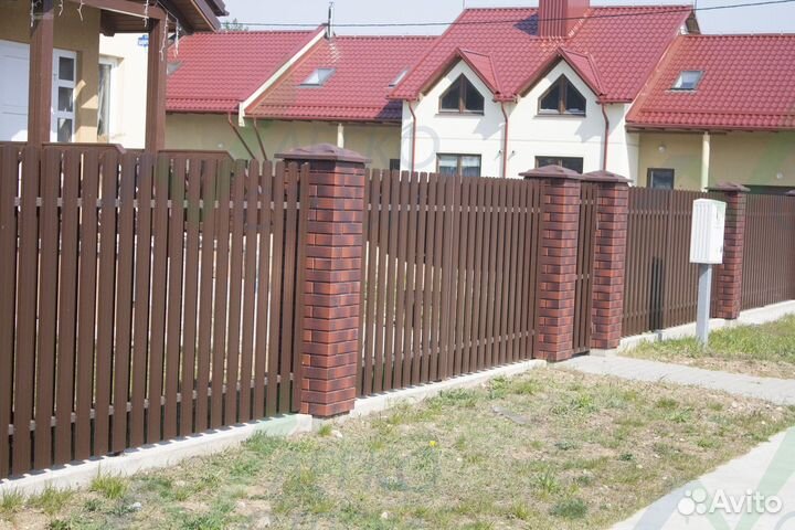 Забор из штакетника