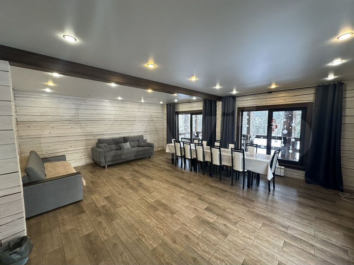 Коттедж 170 м² на участке 10 сот.