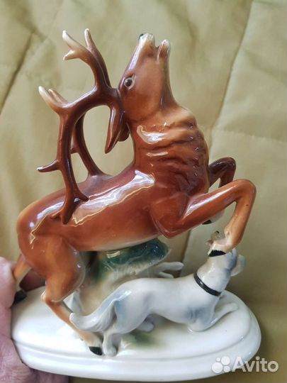 Фарфоровая статуэтка