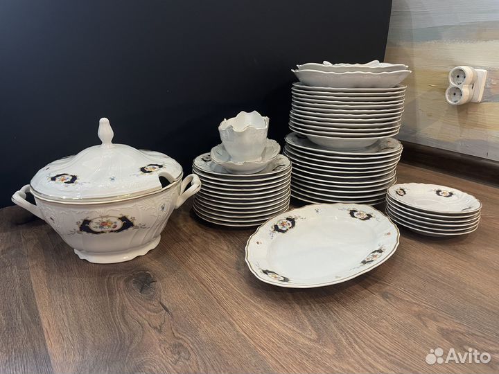 Сервиз благородного фарфора Bernadotte синий глаз