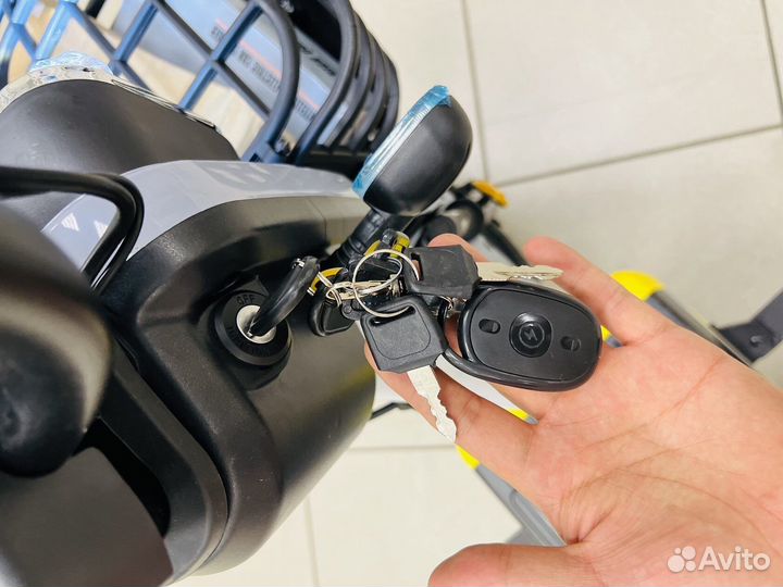 Электроскутер новый двухместный электровелосипед