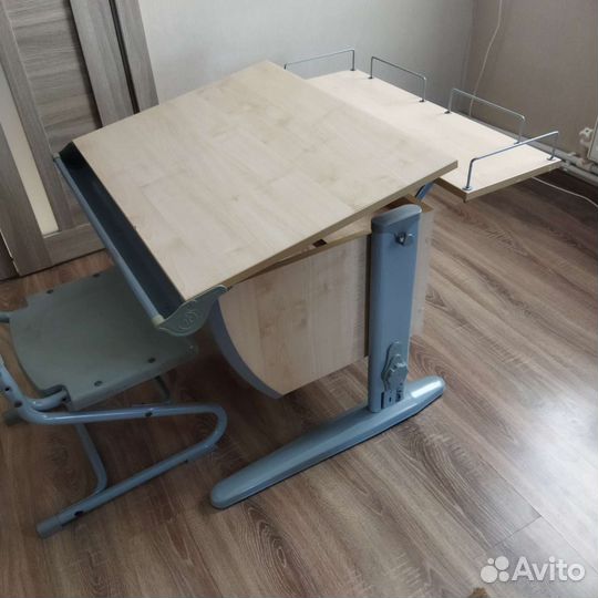 Стол (парта) и стул