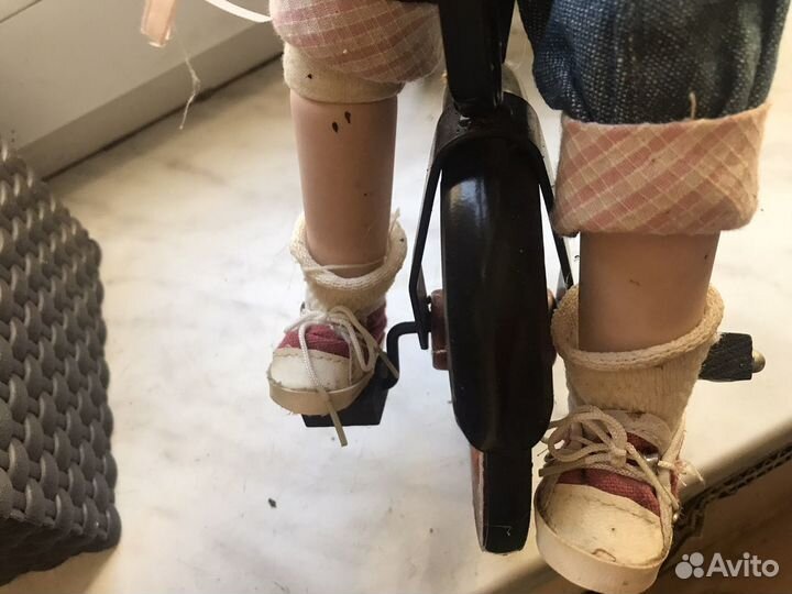 Кукла фарфоровая коллекционная