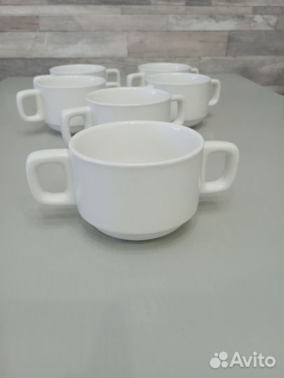 Набор - фарфоровые чашки - бульоницы