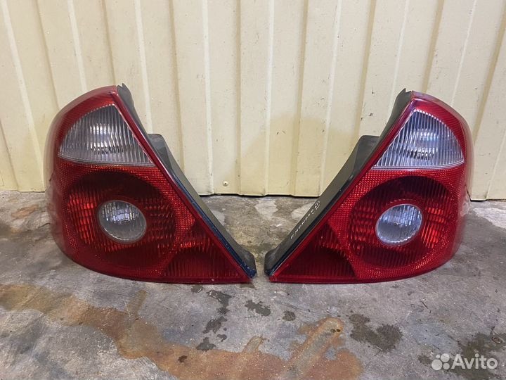 Задние фонари Ford Mondeo 3