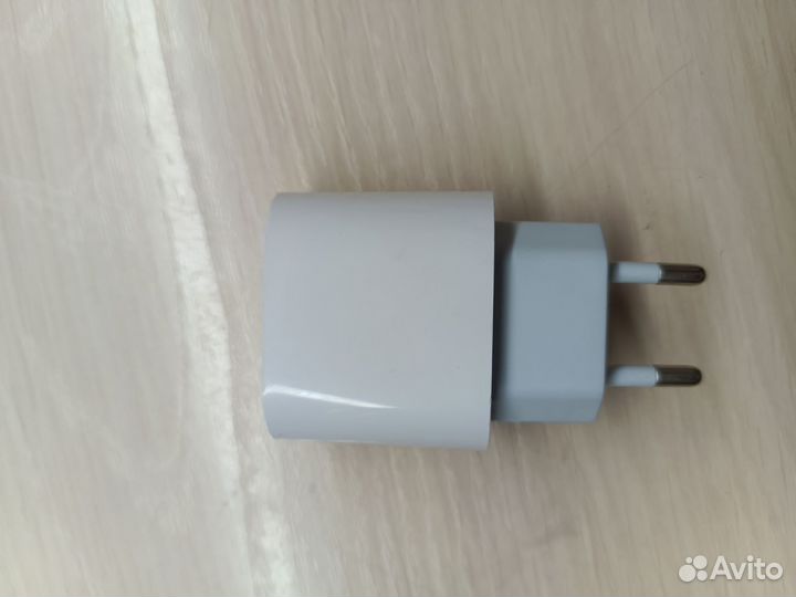Зарядное устройство на iPhone 20w