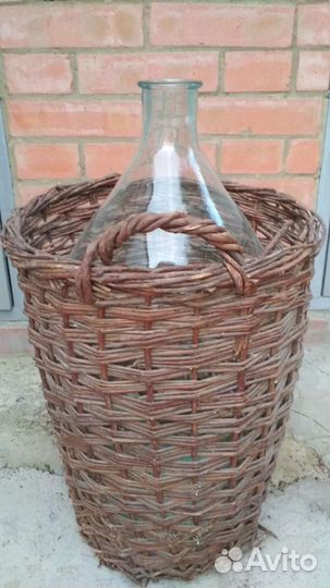 Банка. Бутыль в корзине. СССР