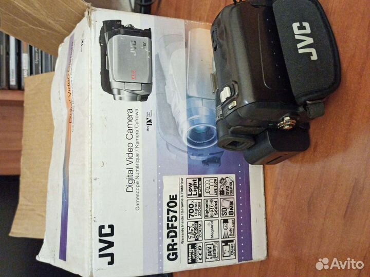 Продаю видео камеру JVC