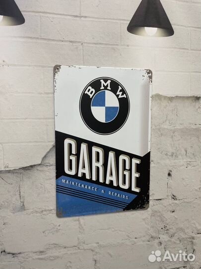 Декор на стену BMW Garage