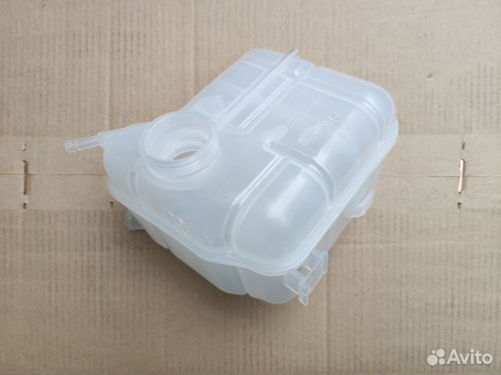 Бачок радиатора Опель Инсигния