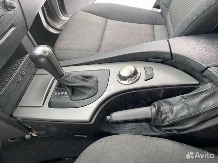 Консоль салона (кулисная часть) BMW 5 E60/E61