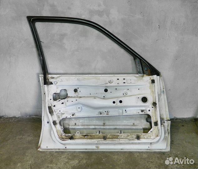 Дверь передняя левая VW Passat B3