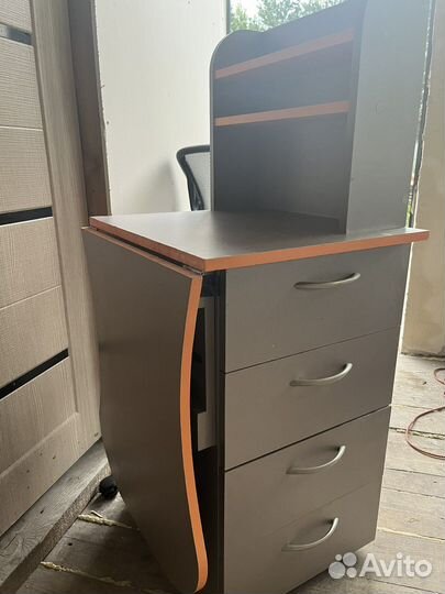 Стол для маникюра бу