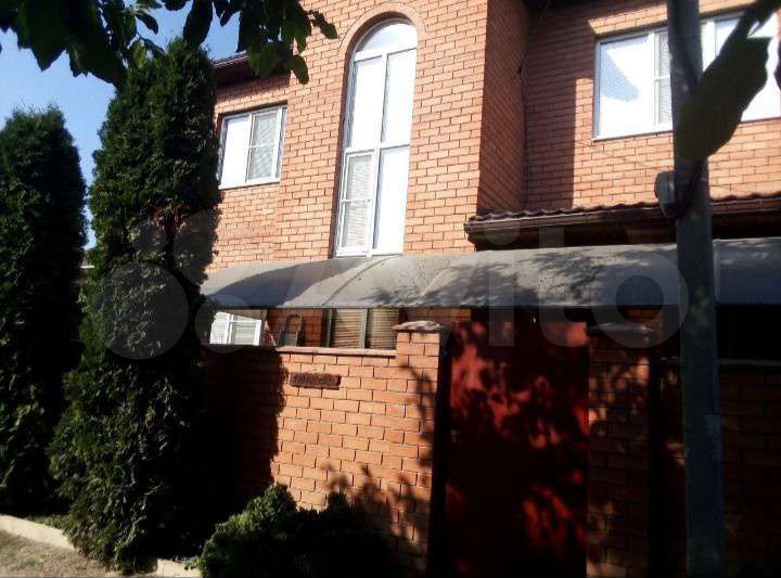 Коттедж 200 м² на участке 6 сот.