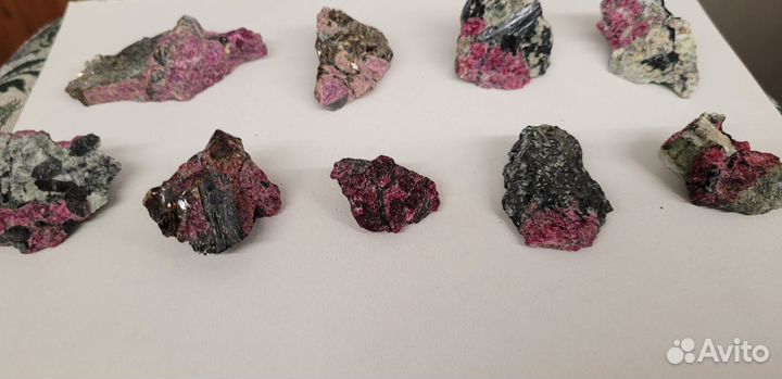 Минералы эвдиалит и эгирин