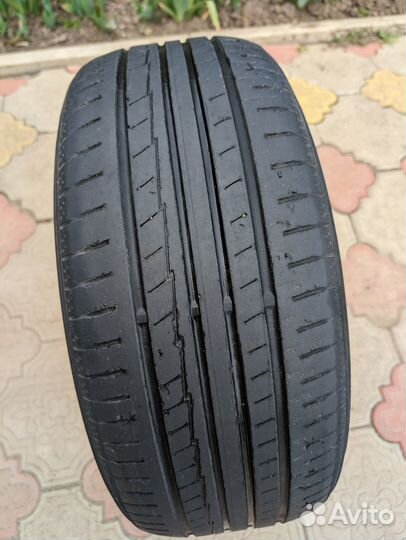 Yokohama BluEarth AE50 215/50 R17
