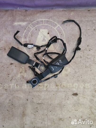 Замок ремня безопасности Mitsubishi Outlander Xl