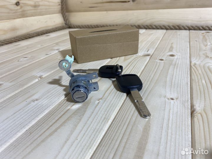 Личинка замка передней левой двери Honda Accord