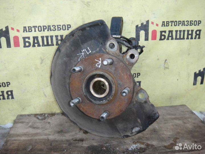 Кулак поворотный передний правый Mitsubishi