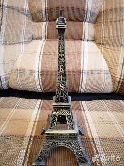 Эйфелева башня металл