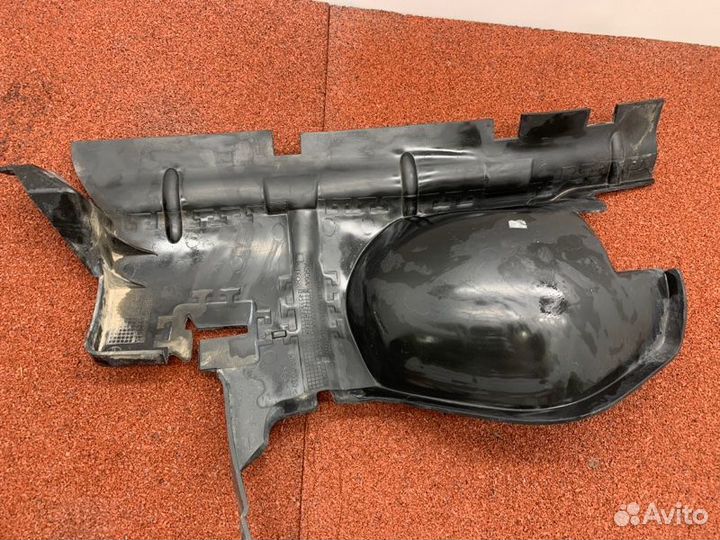 Дефлектор радиатора правый Ford Transit 8 MK8