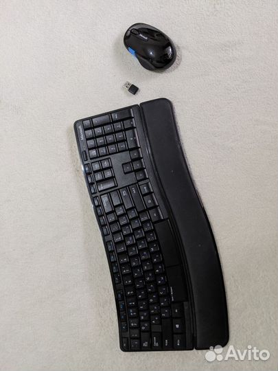 Беспроводная клавиатура и мышь. Microsoft