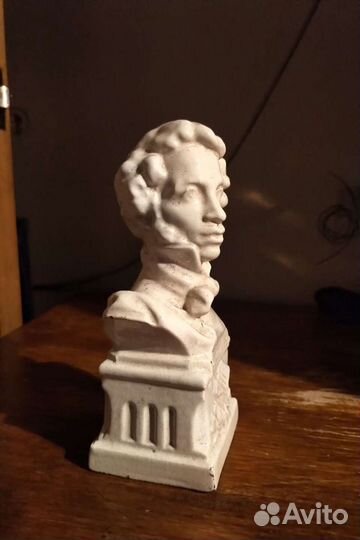 Бюст Пушкин