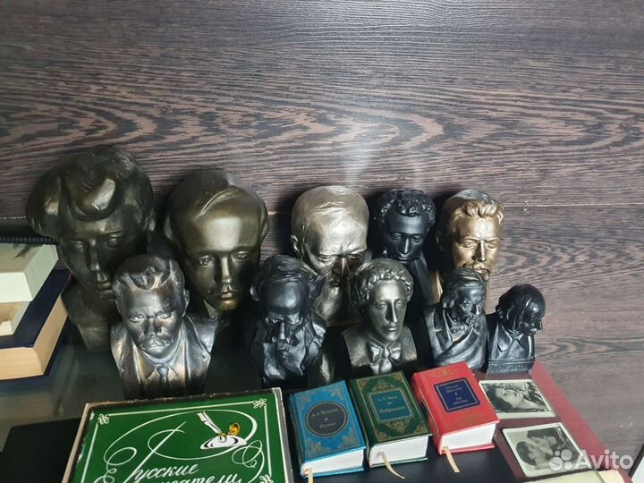 Бюсты классиков русской литературы