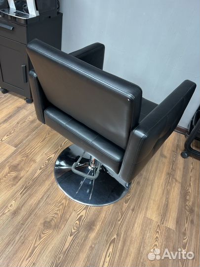 Кресло парикмахерское с пневмо