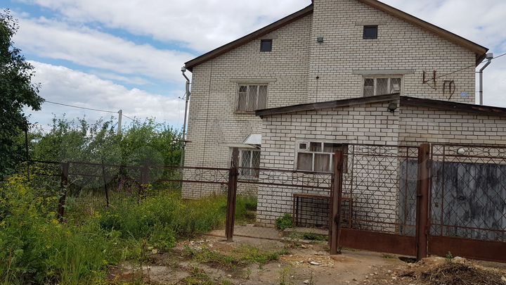 Коттедж 352 м² на участке 10 сот.